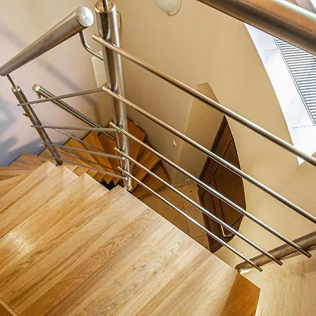 Modern And Spacious Apartments In City Center Prague Exterior photo