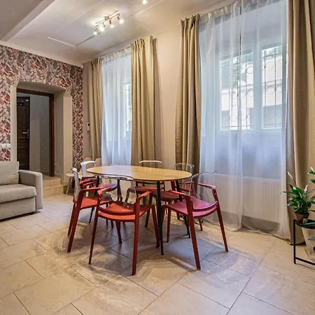 Modern And Spacious Apartments In City Center Prague Exterior photo