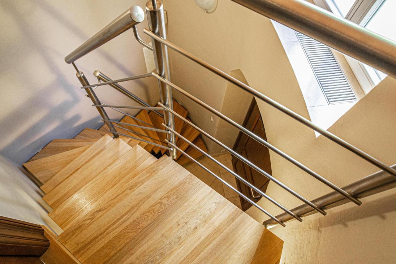Modern And Spacious In Center Apartamento *