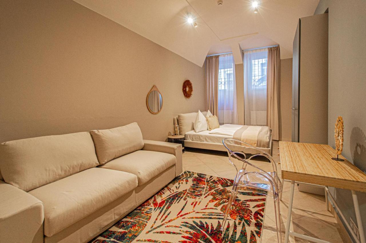 Modern And Spacious In Center Apartmán *