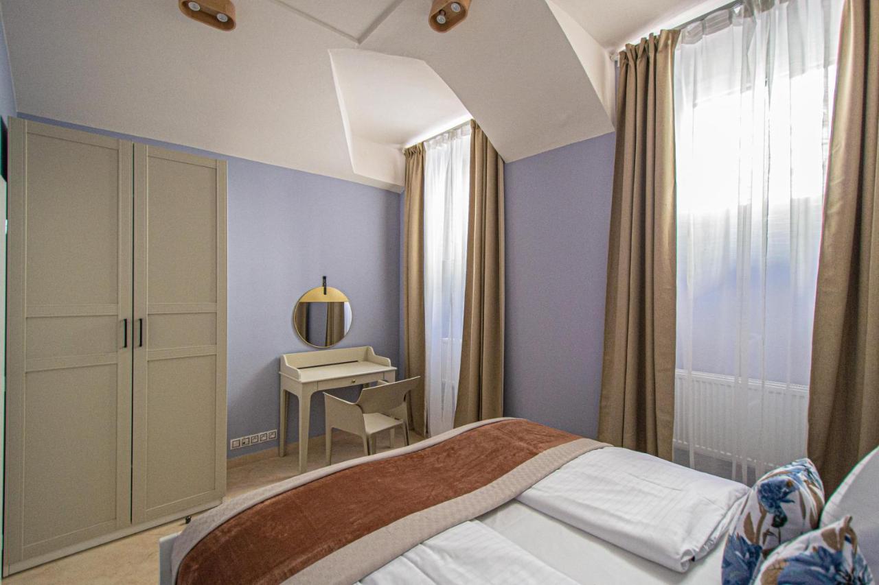 Modern And Spacious In Center * Praha