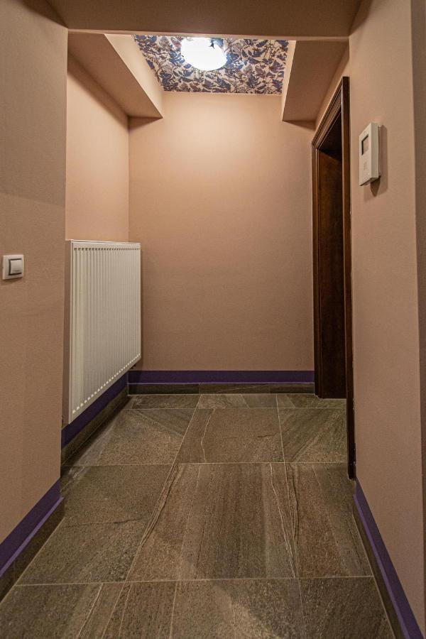 Modern And Spacious In Center Apartmán